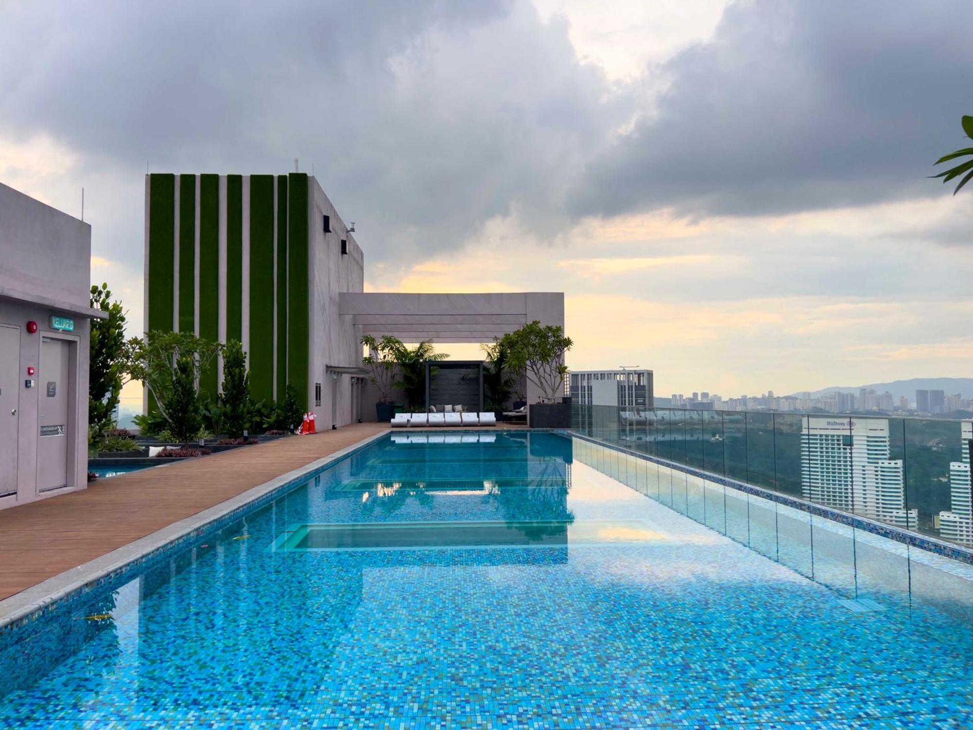 Sky Pool Suites Kl Sentral - Riveria City Kuala Lumpur Eksteriør billede
